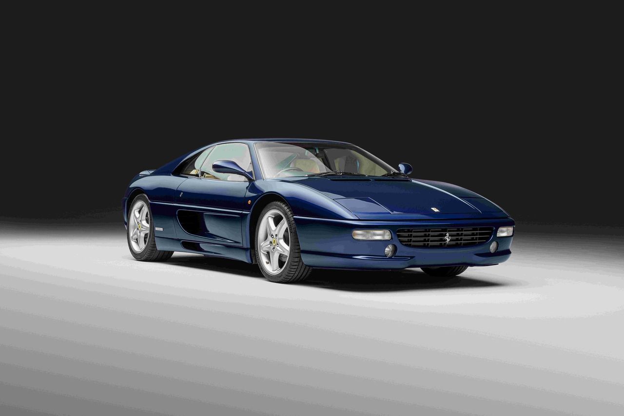 Ferrari F355, którym jeździł Chris Rea