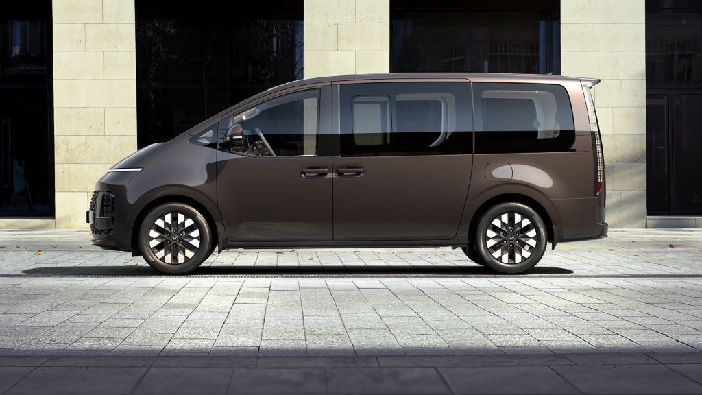 Hyundai Staria HEV 2024