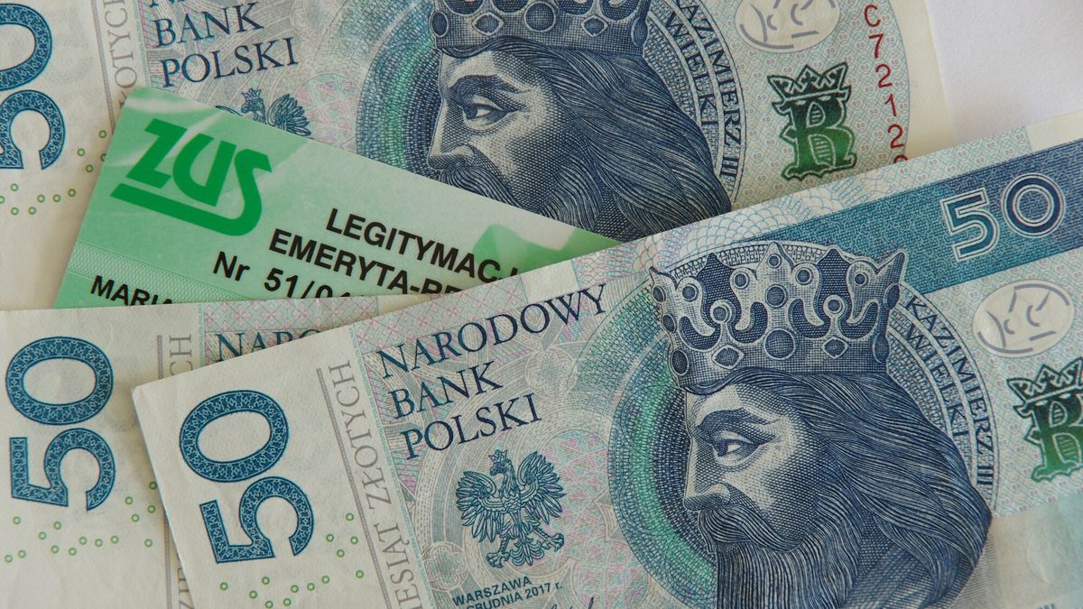 ZUS będzie zniechęcał do złuższej pracy?(East News, Fot: ZOFIA BAZAK)
