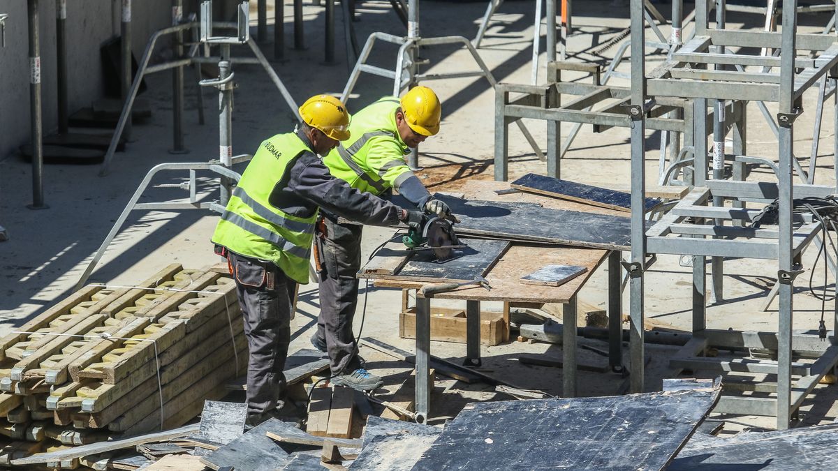 Construction workers, steel fixers and bricklayers are seen at the Gdansk Lech Walesa Airport in Gdansk, Poland on 29 May 2020  The expansion is dictated by the growing passenger traffic at the Gdansk airport. Last year, 5 million passengers passed through the Gdansk airport. (Photo by Michal Fludra/NurPhoto via Getty Images)