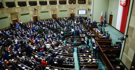 Seniorzy nie otrzymają bonu turystycznego. Sejm odrzucił poprawki