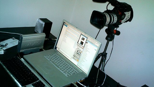 Jak oglądać wideo bezpośrednio w wyszukiwarce Google? 1