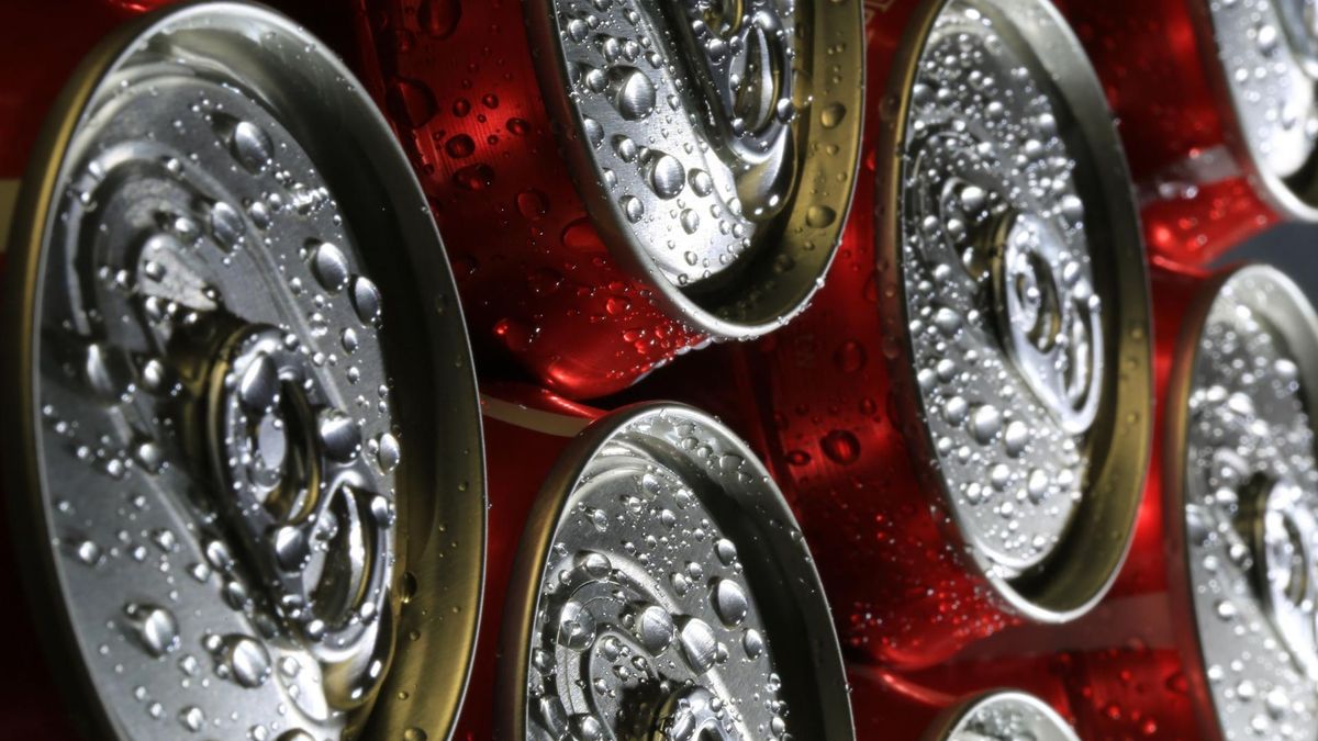 W puszce coli znajduje się wiele niebezpiecznych substancji