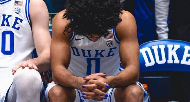 Znany koszykarz reklamuje lakiery do paznokci