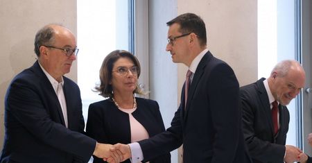 Politycy nie boją się inflacji. Miliony w partyjnych skarbcach