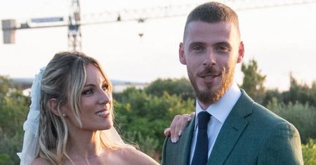 Piłkarz Manchesteru United wziął ślub ze znaną piosenkarką. Panna młoda miała imponującą suknię ślubną (FOTO)