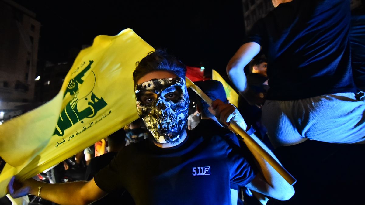 WSJ: Hezbollah odbudowuje arsenał. Presja na Bejrut rośnie