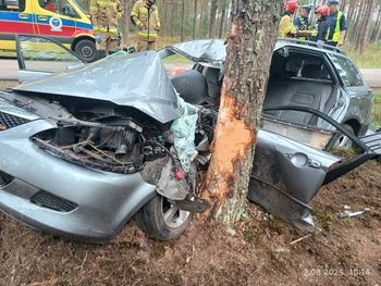 Podlesie: Wypadek. Cztery osoby ranne, dwie w stanie nieprzytomnym