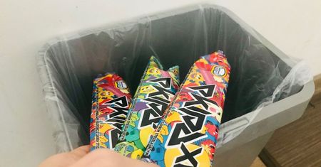 Papierki po lodach Ekipy zakazane na OLX. Można je wyrzucić do kosza