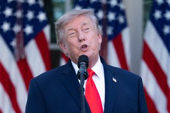 Trump odgraża się Europie gigantycznymi sankcjami. "Stuprocentowe"