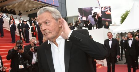 Była opiekunka Alaina Delona alarmuje. Dzieci aktora miały zaprzestać jego leczenia