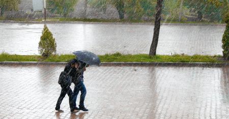 Pogoda na niedzielę. Nadchodzi Thalke. Sprowadzi burze, ulewy i grad