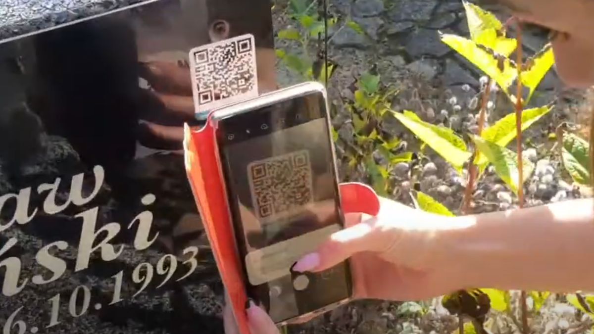 Do czego służą kody QR na nagrobkach?