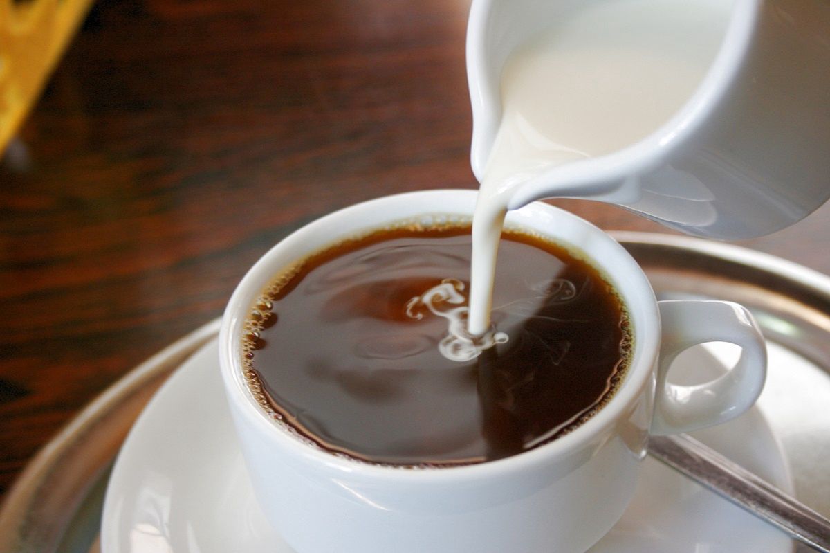 Większość Polaków pije co rano taką kawę. Najnowsze doniesienia naukowcy nie pozostawiają złudzeń