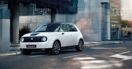 Toyota będzie się bawić w symulowanie, ale Honda nie zamierza robić nas w konia