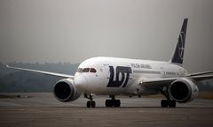 Wysyłają samolot po polskich obywateli. Minister informuje