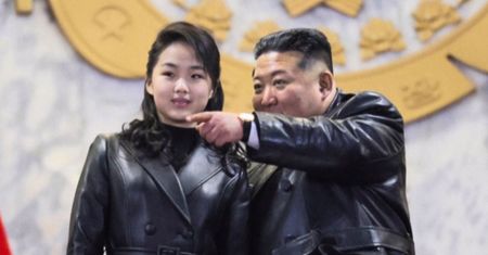 Kim pokazał się z żoną. Wielka parada wojskowa w Korei Północnej