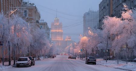 Zima w Moskwie 2026: Rekordowe śnieżyce, -30°C i paraliż miasta