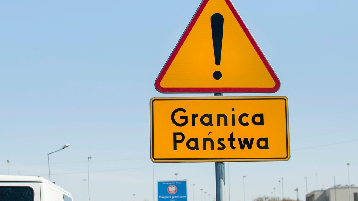 granica, zaganica, polska, przejscie graniczne, przejscie, pogranicznik, straż graniczna, znak, ostrzeżenie, uwaga, odprawa, lubelszczyzna, zosin, kolejka, koronawirus, zakaz, otwarte granice, wschód, ukraina, przemyt, kontrowa, przewóz, migracja, praca, handel