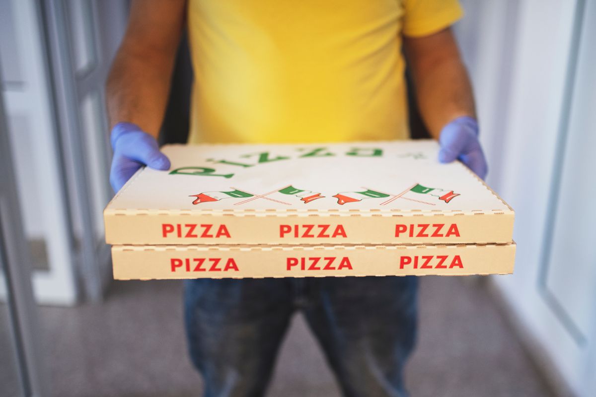 Pożegnalna pizza.