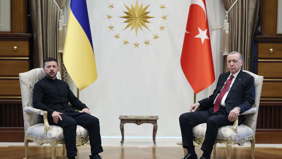 Ukrainian President Volodymyr Zelensky visits Turkey
epa12102163 A handout picture made available by the Turkish Presidential Press Office shows Ukrainian President Volodymyr Zelensky (L) and Turkish President Recep Tayyip Erdogan posing for a photo prior to their meeting in Ankara, Turkey, 15 May 2025, on the same day Russian and Ukrainian delegations gather for peace talks in Istanbul.  EPA/TURKISH PRESIDENTIAL PRESS OFFICE HANDOUT HANDOUT EDITORIAL USE ONLY/NO SALES 
Dostawca: PAP/EPA.
TURKISH PRESIDENTIAL PRESS OFFICE HANDOUT
diplomacy