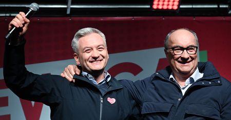 "Oni się nie znoszą". Wojna ludzi Biedronia i Czarzastego w Krakowie zerwała koalicję