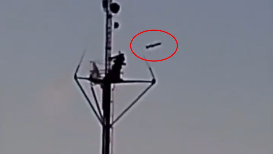 FGM-148 Javelin odpalony z masztu radiowego