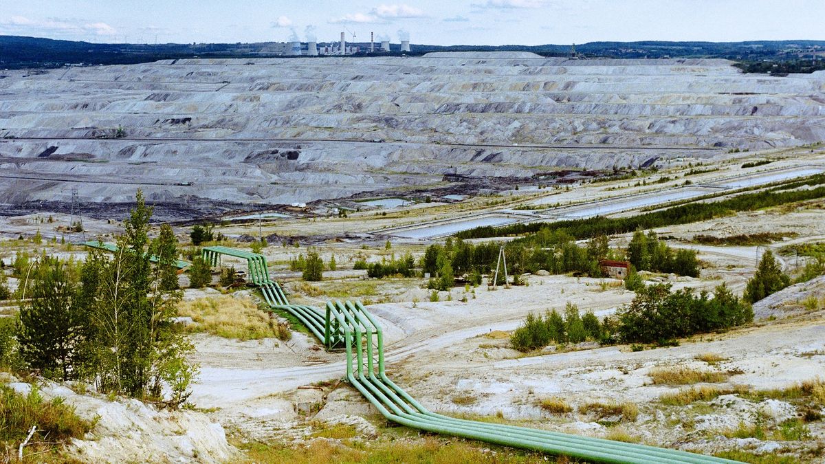 Elektornia węgla bruatnego znajduje się na styku granic trzech państw