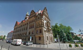Jarosław: Ratusz przechodzi metamorfozę. Fragment nowej elewacji już gotowy