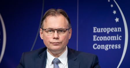 10 podróży za ponad 100 tys. zł. Tyle polityk PiS wydał na delegacje w ciągu roku