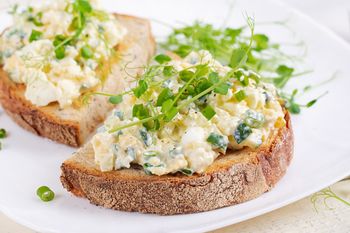 Łączę 3 składniki. W mig mam pyszną i odżywczą pastę na kanapki lepszą od masła