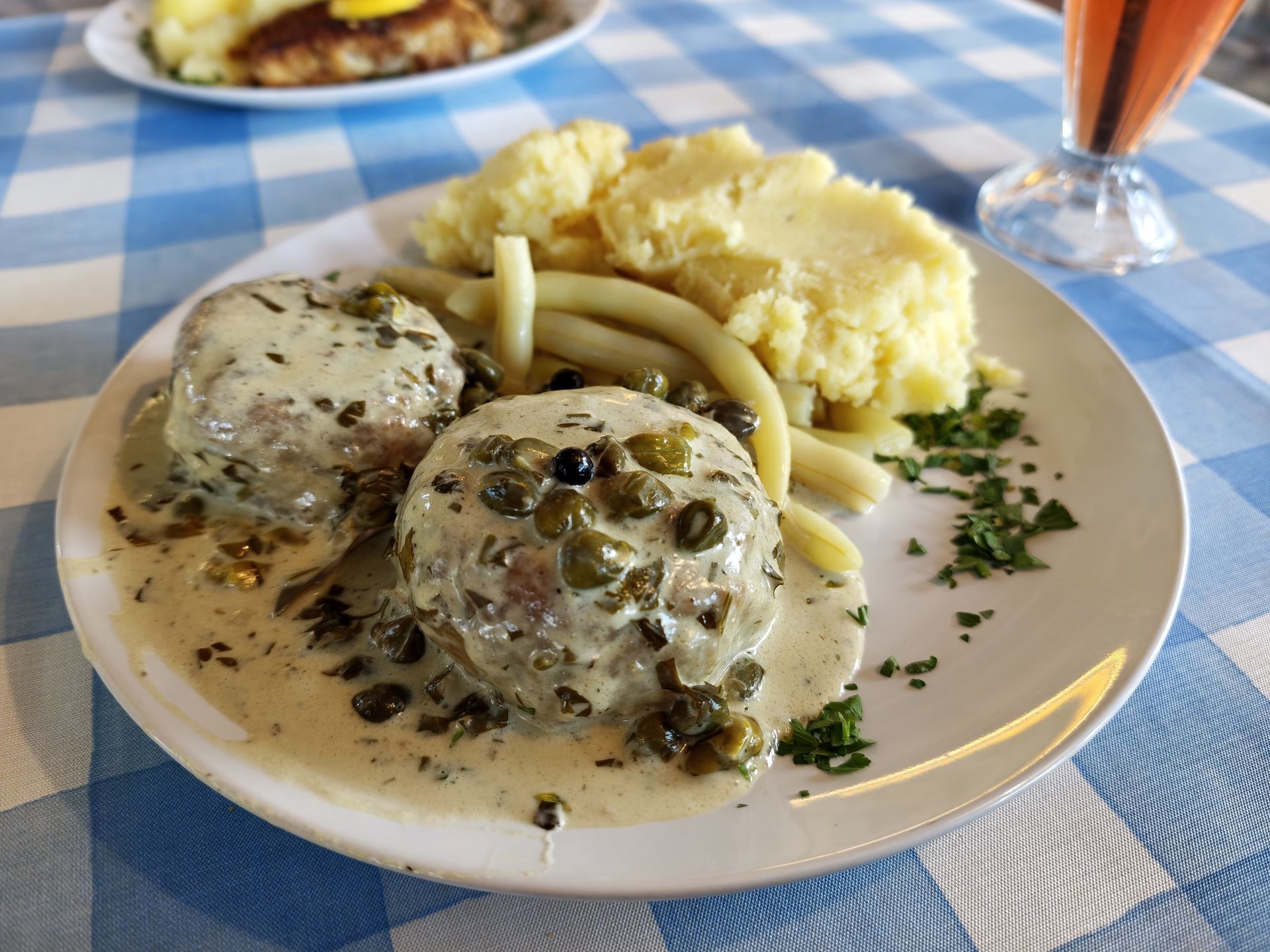 Pulpety rybne w sosie śmietanowym z chrzanem