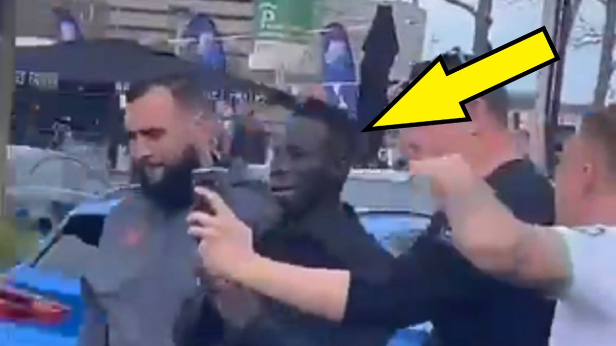 Tak po meczu do domu wraca Yankuba Minteh