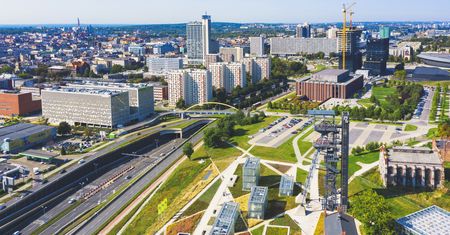 Pogoda w Katowicach. Prognoza na niedzielę 12 października. Spokojna aura i lekki deszcz wieczorem