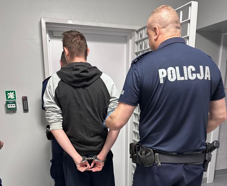 33-latek odpowie za znęcanie się nad psami i posiadanie narkotyków