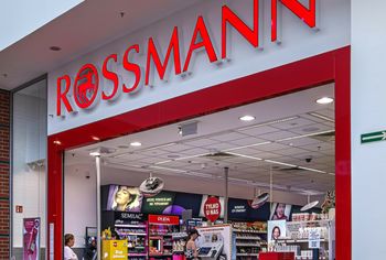 W Rossmannie 1+1 gratis. Wyjątkowa oferta tylko do 8 marca