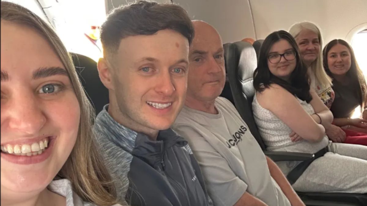 Sean Fazackerley z ojcem i bliskimi