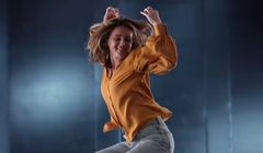 PKO BP reklamuje pożyczkę konsolidacyjną jako antygrawitacyjną (wideo)