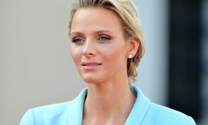 Księżna pokazała się z córką. Wszyscy komentują strój 11-latki