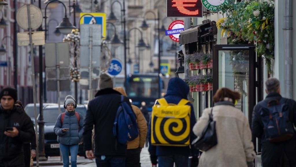 Na zdjęciu mieszkańcy Moskwy