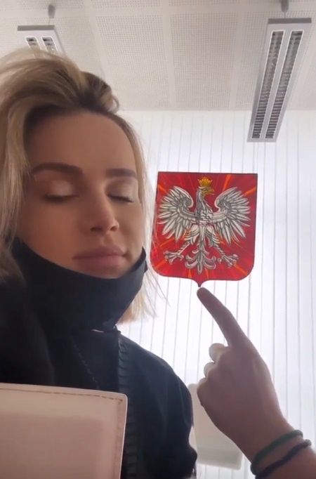 Maffashion i Sebastian Fabijański w urzędzie stanu cywilnego podają imiona syna
