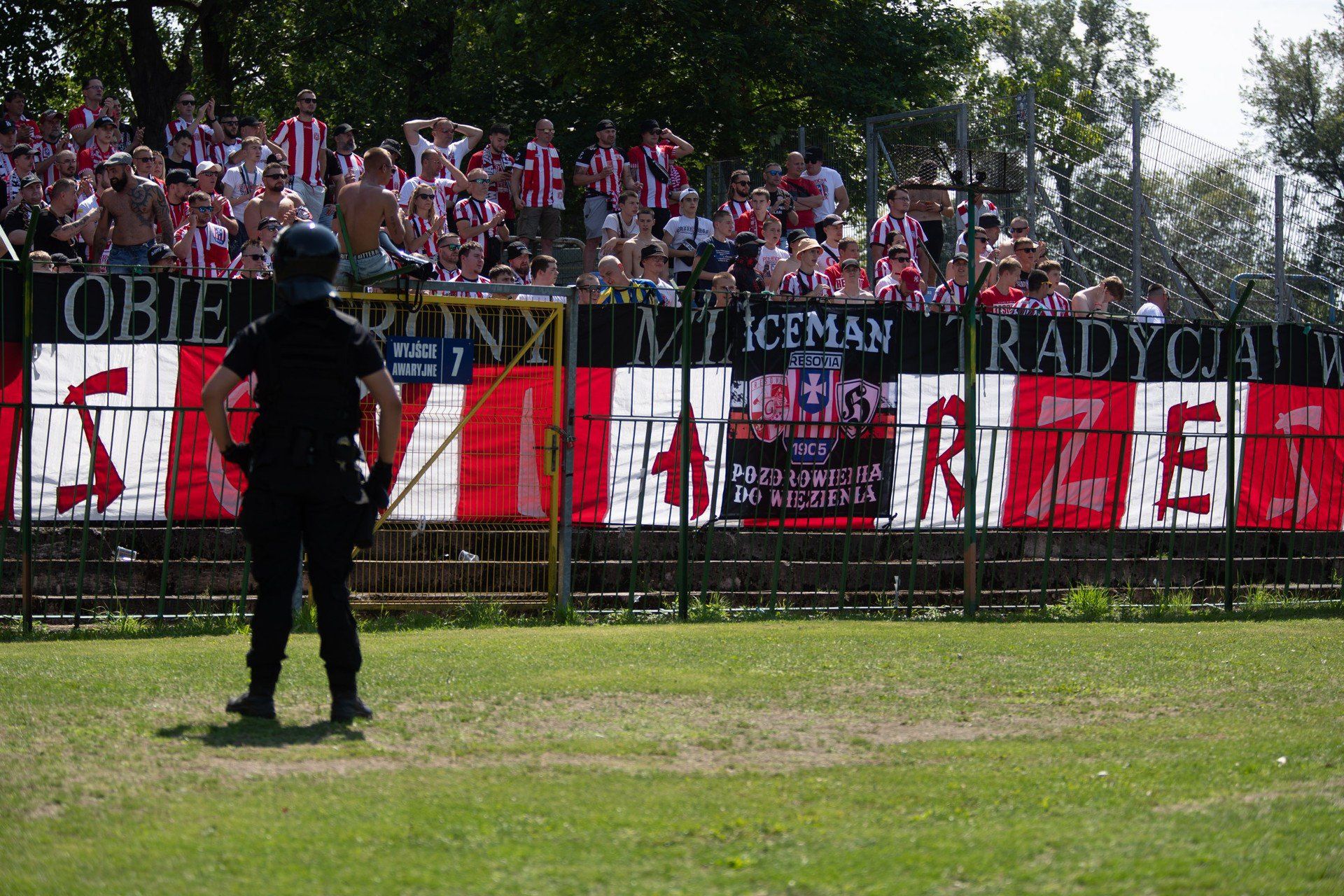 09.08.2025 KRAKOW HUTNIK KRAKOW RESOVIA RESZOW MECZ PILKA NOZNA TRENERZY KIBICE SPORT BOISKO MURAWA OPRAWA FOT. SZYMON KORTA / POLSKA PRESS