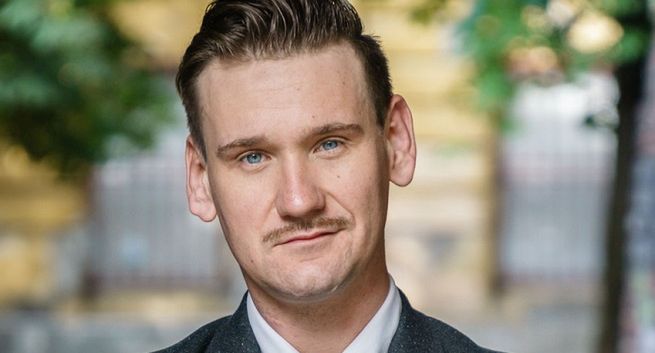 Jakub Dymek wygrał w sądzie z ASZDziennikiem. 100 tys. zł zadośćuczynienia