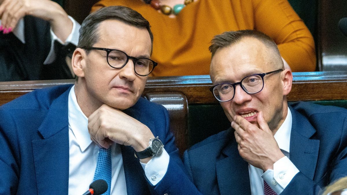 reporter_baza_2022-05
12.05.2022    Warszawa Sejm 54. posiedzenie Sejmu IX kadencji   fot. Andrzej Iwanczuk/REPORTER
N/z: Mateusz Morawiecki, Artur Sobon
Andrzej Iwanczuk/REPORTER