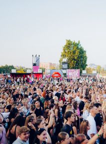 Rytm ulicy, bity i legendy sceny: czas na hip-hopową odsłonę Maybelline NY Music Stories