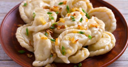 Pierogi z soczewicą. Jak przygotować niecodzienny farsz do pierogów?
