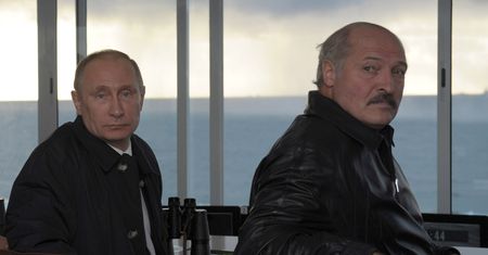 Putin i Łukaszenka przerażeni. "Wykonują już telefony"