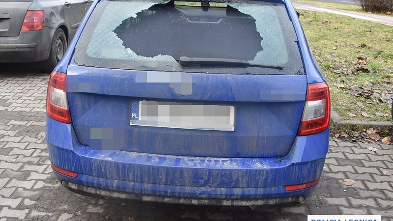 Legnica. Sukces policji. Zatrzymano włamywacza, który notorycznie okradał samochody