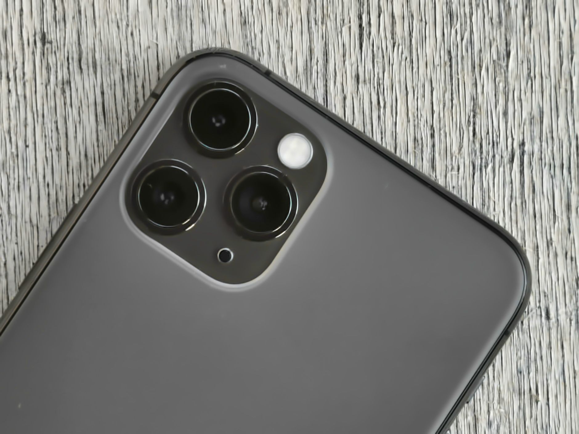 iPhone 11 Pro to pierwszy iPhone od lat, który dzielnie znosi starcie z konkurencją [TEST] 9