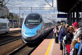 Internet satelitarny w Pendolino. Minister ogłasza: testujemy